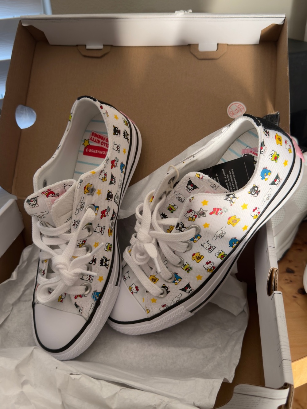 Converse hello kitty size 6.5